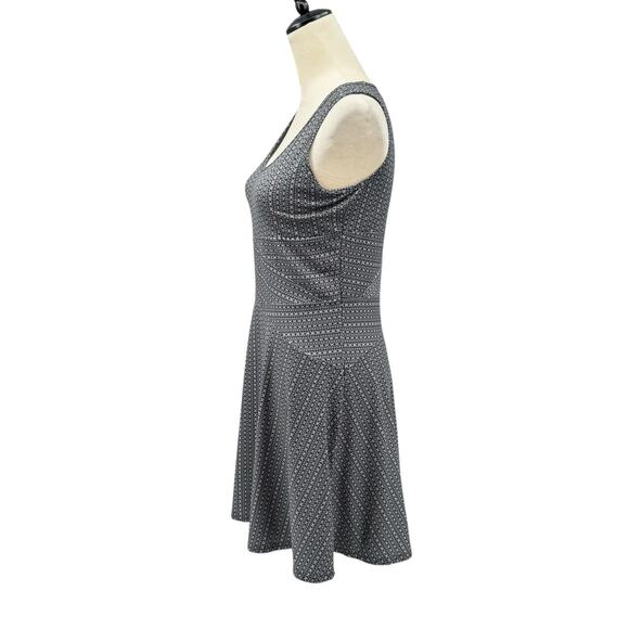 Prana Amelie Black & Gray Geometric Print Fit & Flare Outdoor Mini Dress - Picture 4 of 11